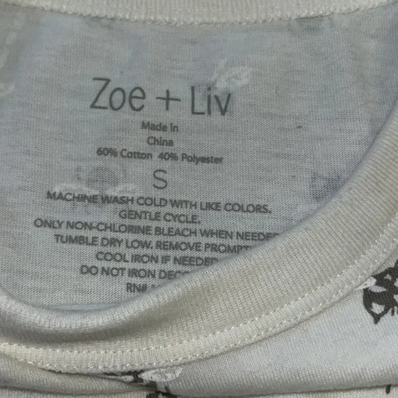 Zoe And Liv Bee Print T Shirt Womens Sz Small Off White Novelty Print Cotton - Picture 3 of 5